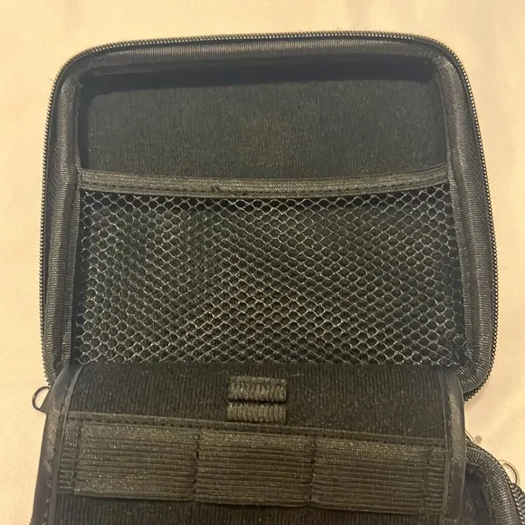 ✨HOST PICK ✨ ELECTRONICS HARD STORAGE CASE - Picture 4 of 9